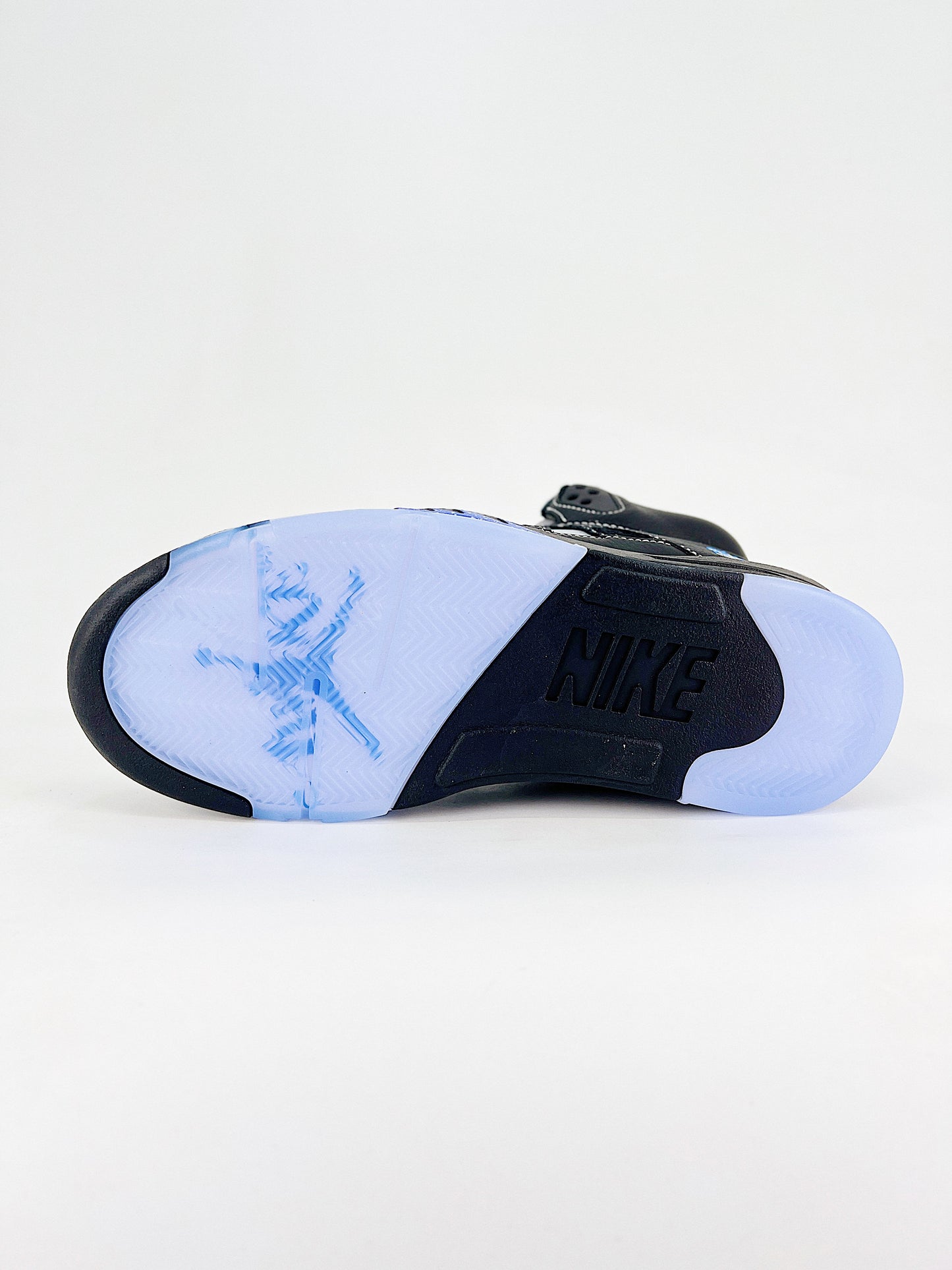 Air Jordan 5 Midnight Ice – Edição Azul Celeste
