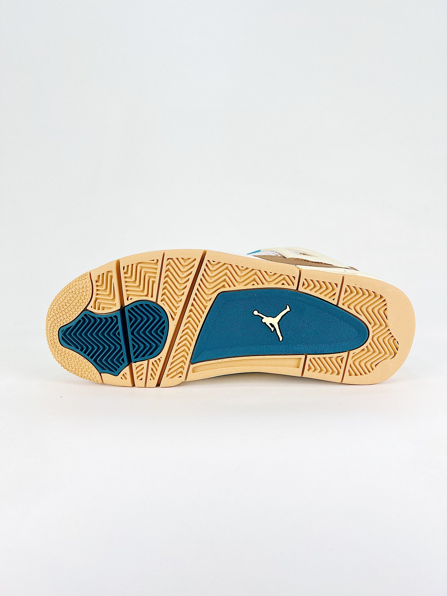 Air Jordan 4 – Union Desert Moss Edition