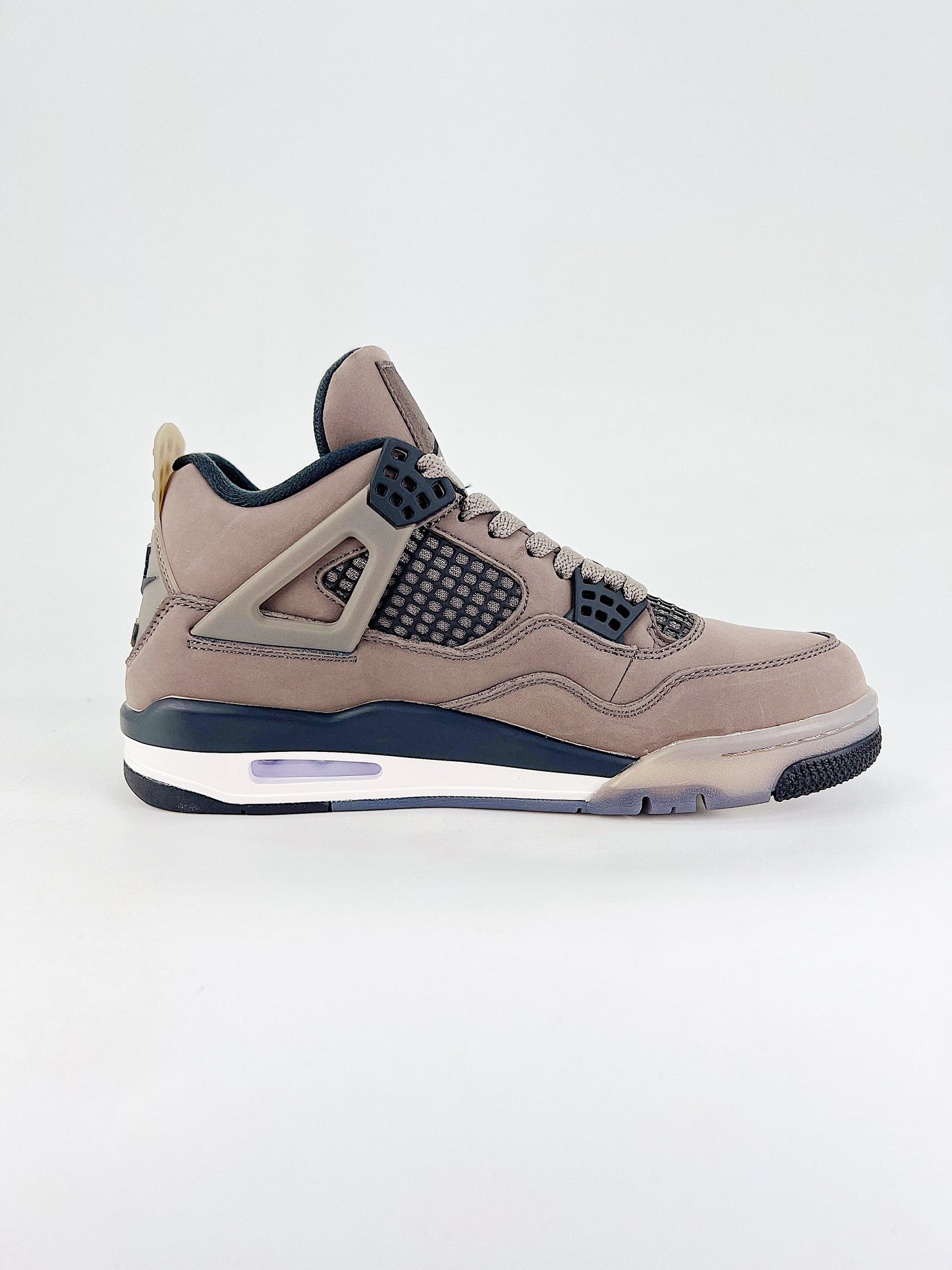 Air Jordan 4 – Taupe Haze Edition