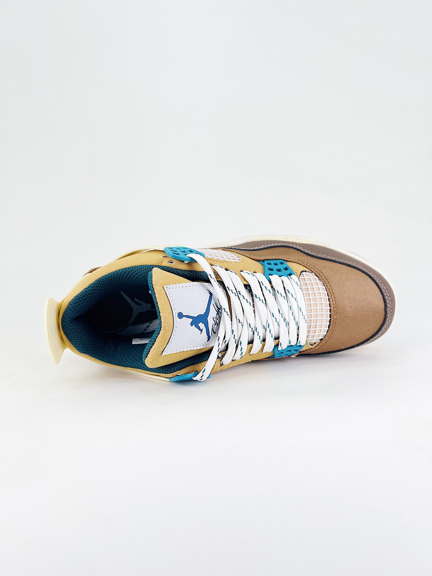 Air Jordan 4 – Union Desert Moss Edition