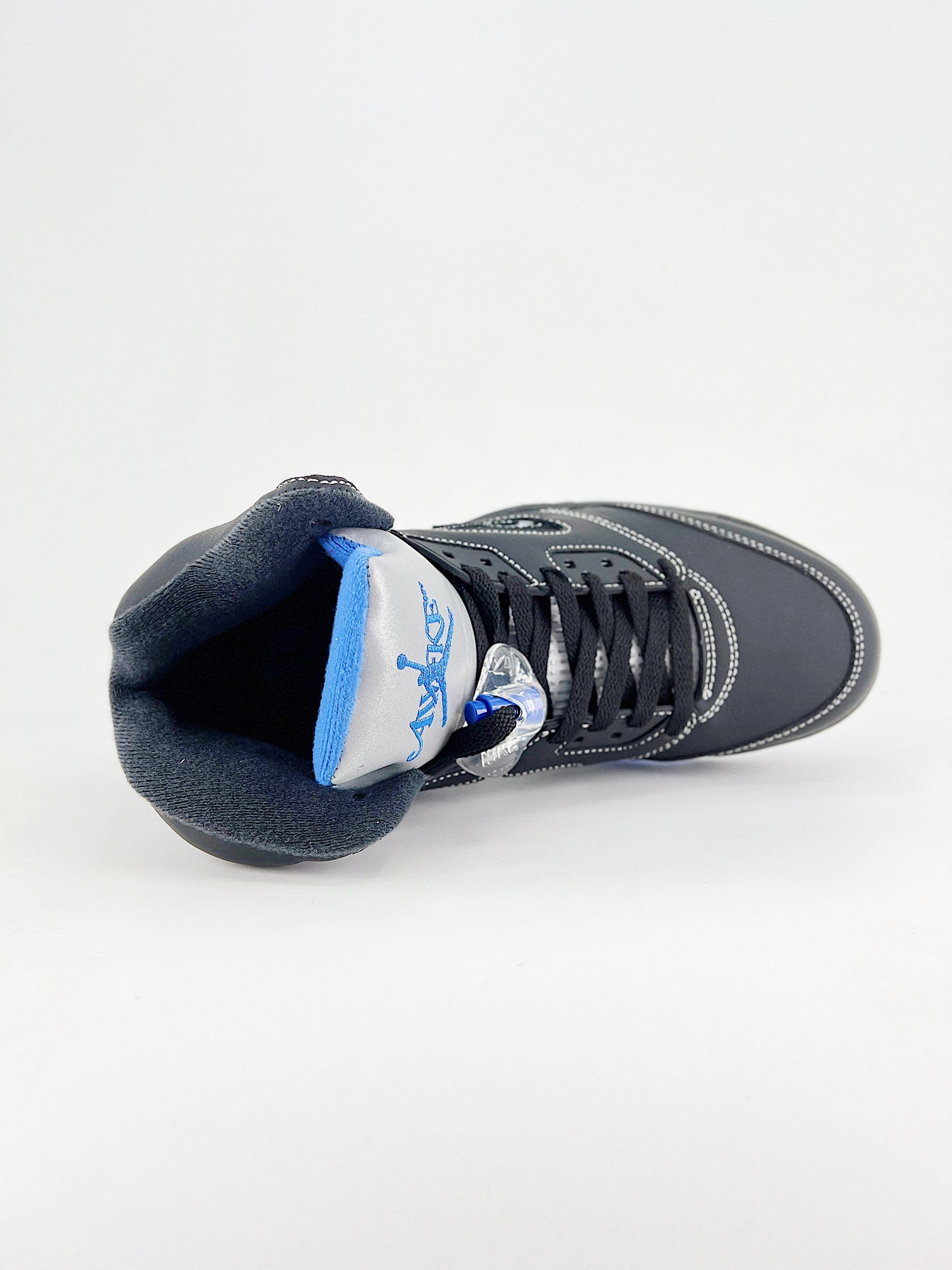 Air Jordan 5 Midnight Ice – Edição Azul Celeste
