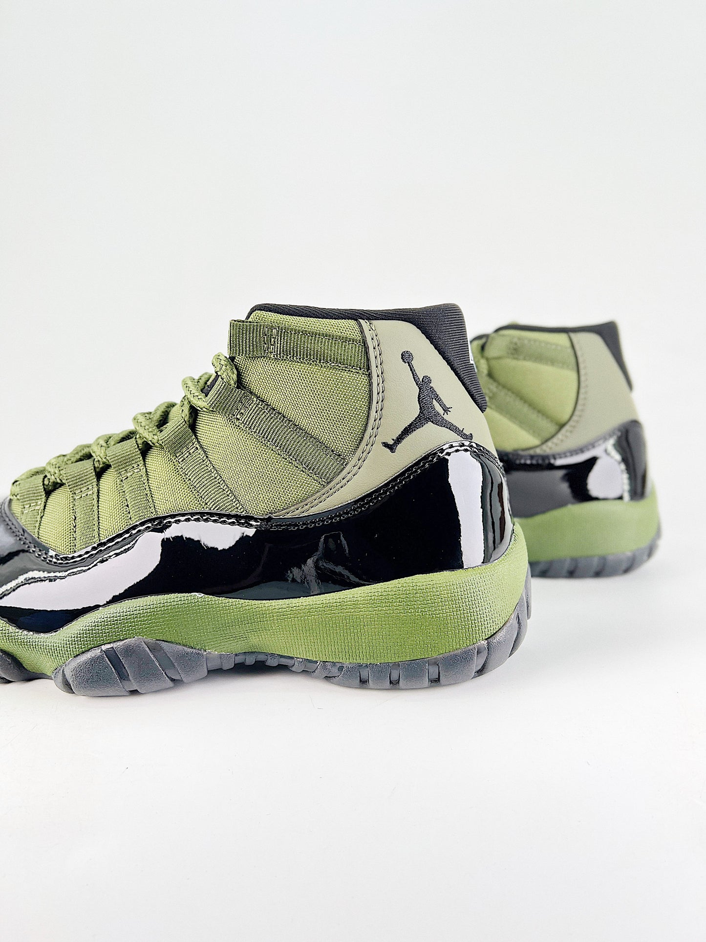 Air Jordan 11 – Olive Black Edition