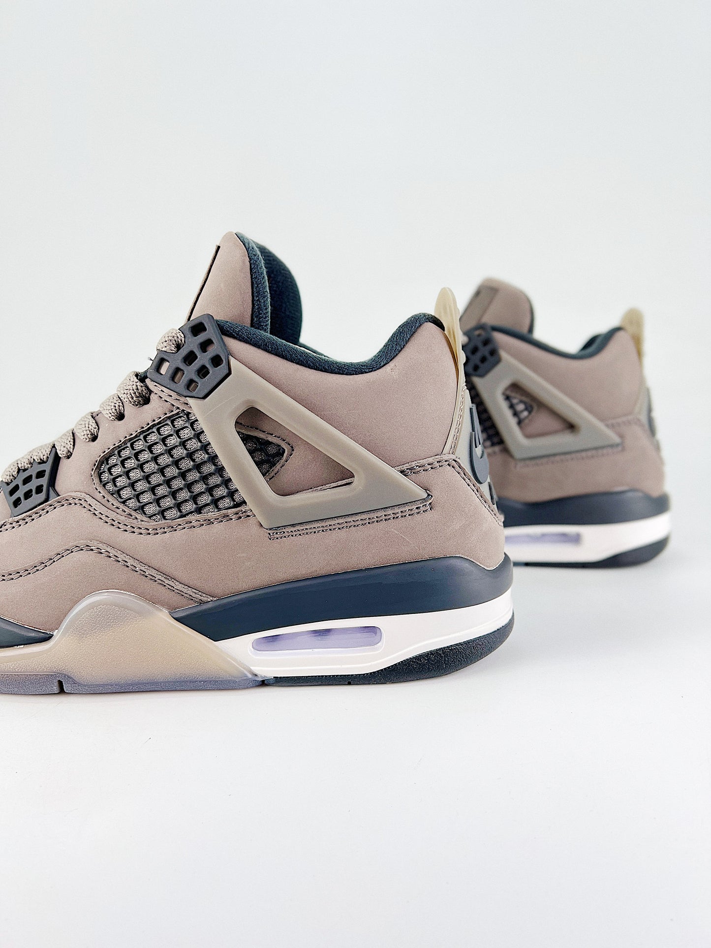 Air Jordan 4 – Taupe Haze Edition