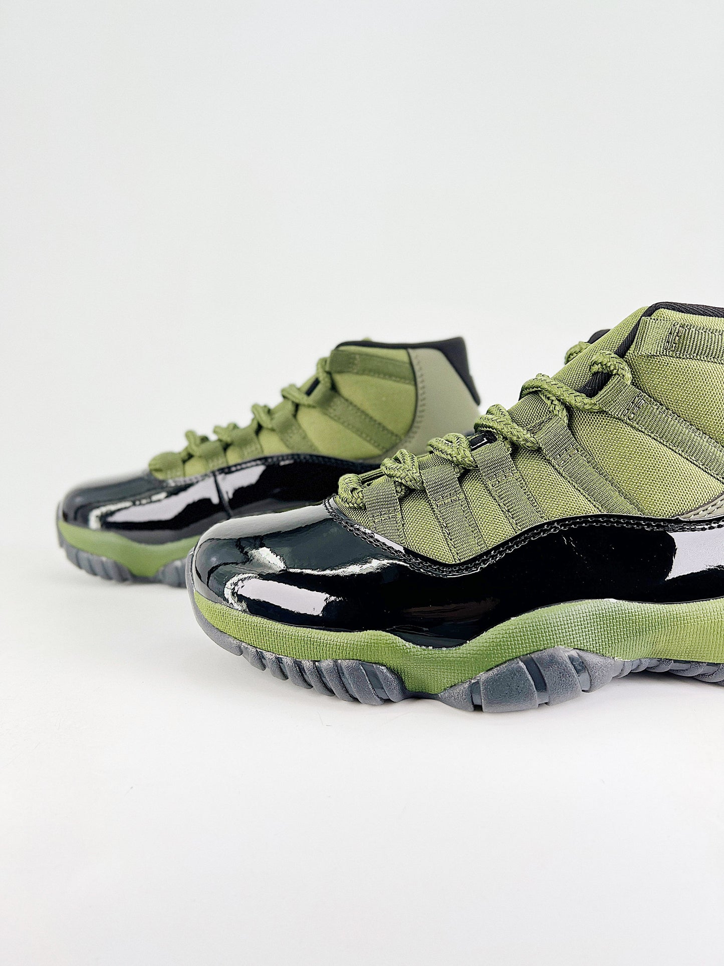 Air Jordan 11 – Olive Black Edition