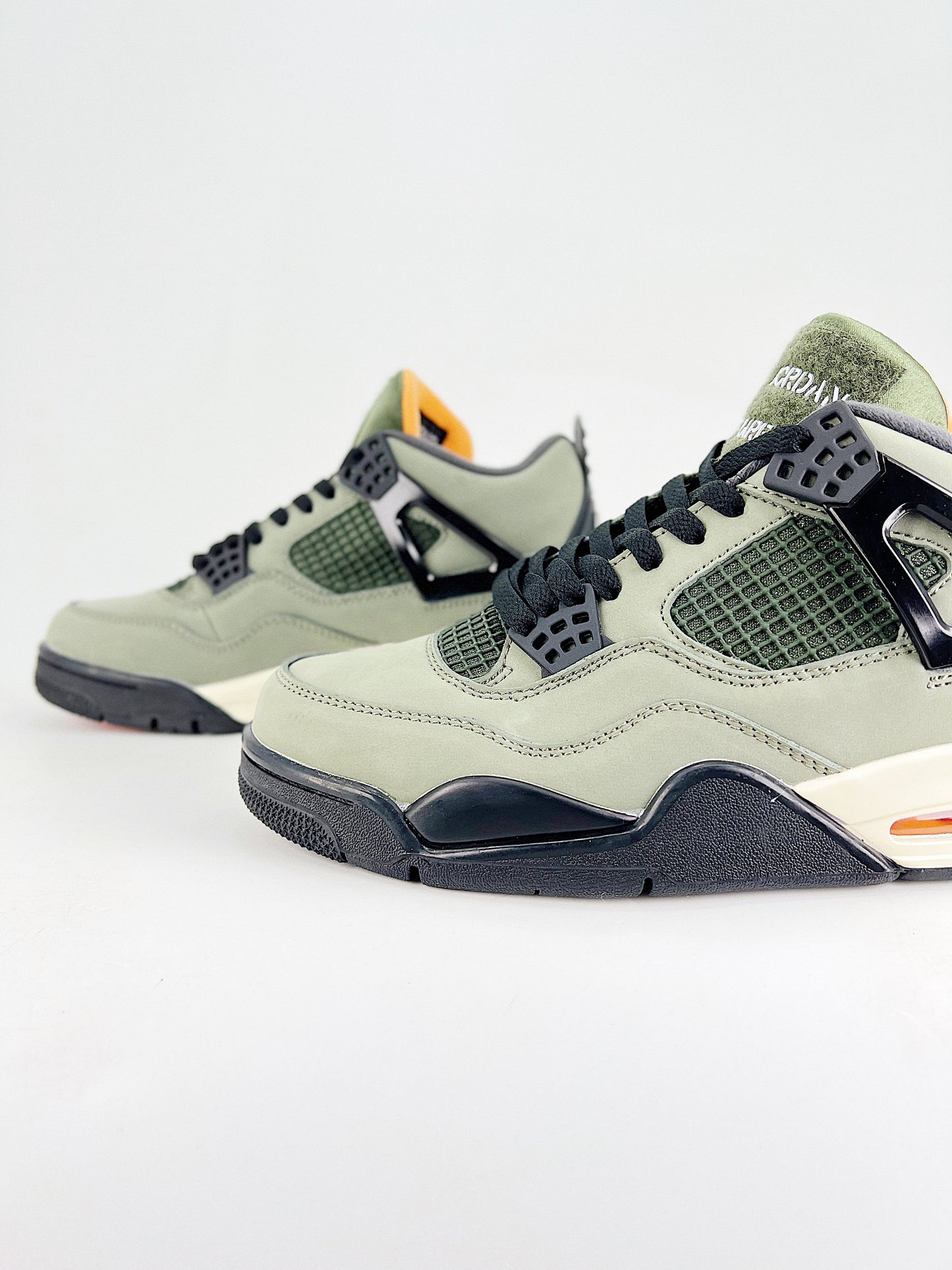 Air Jordan 4 Retro – Undefeated Olive Edition
