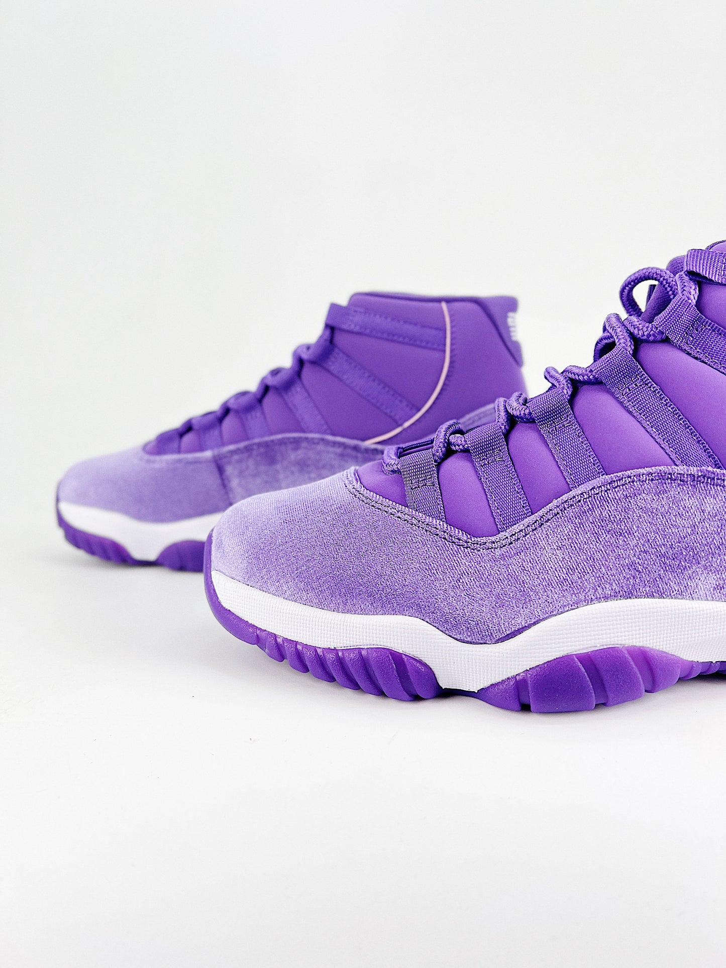 Air Jordan 11 Purple Royale – Edição Limitada