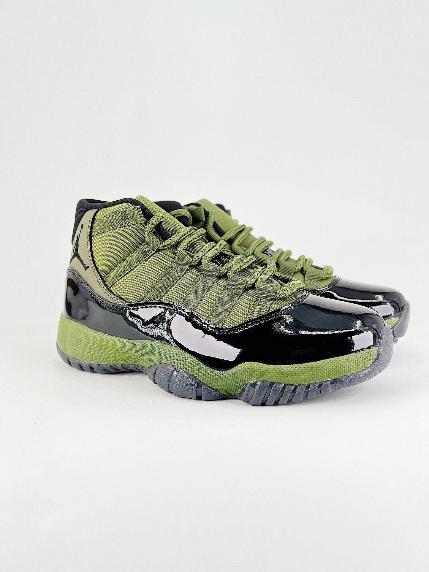 Air Jordan 11 – Olive Black Edition