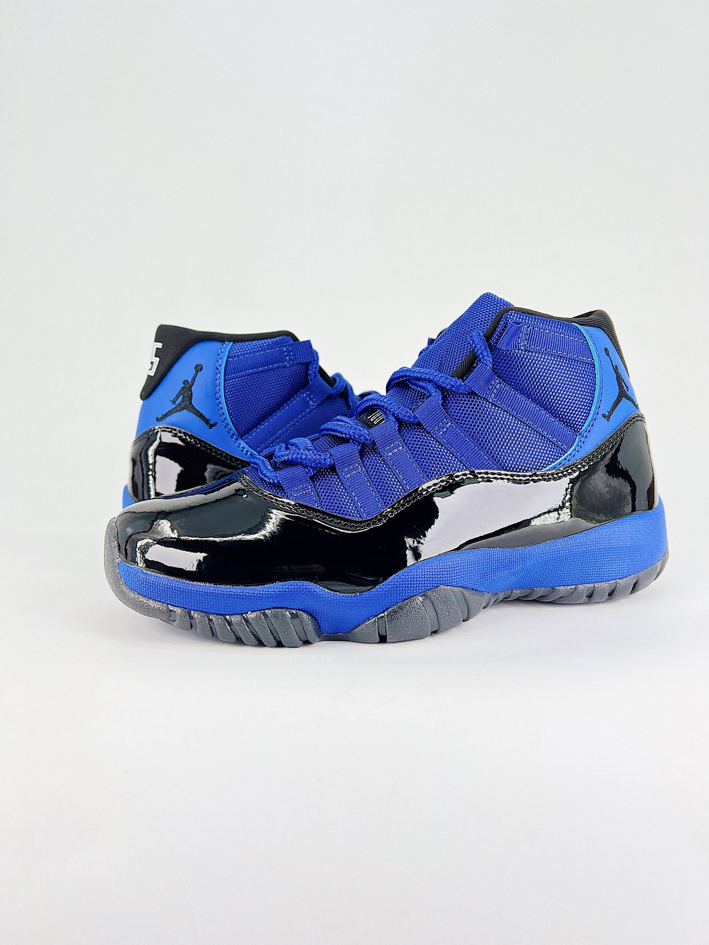 Air Jordan 11 Retro Low – Blue Royal Edition