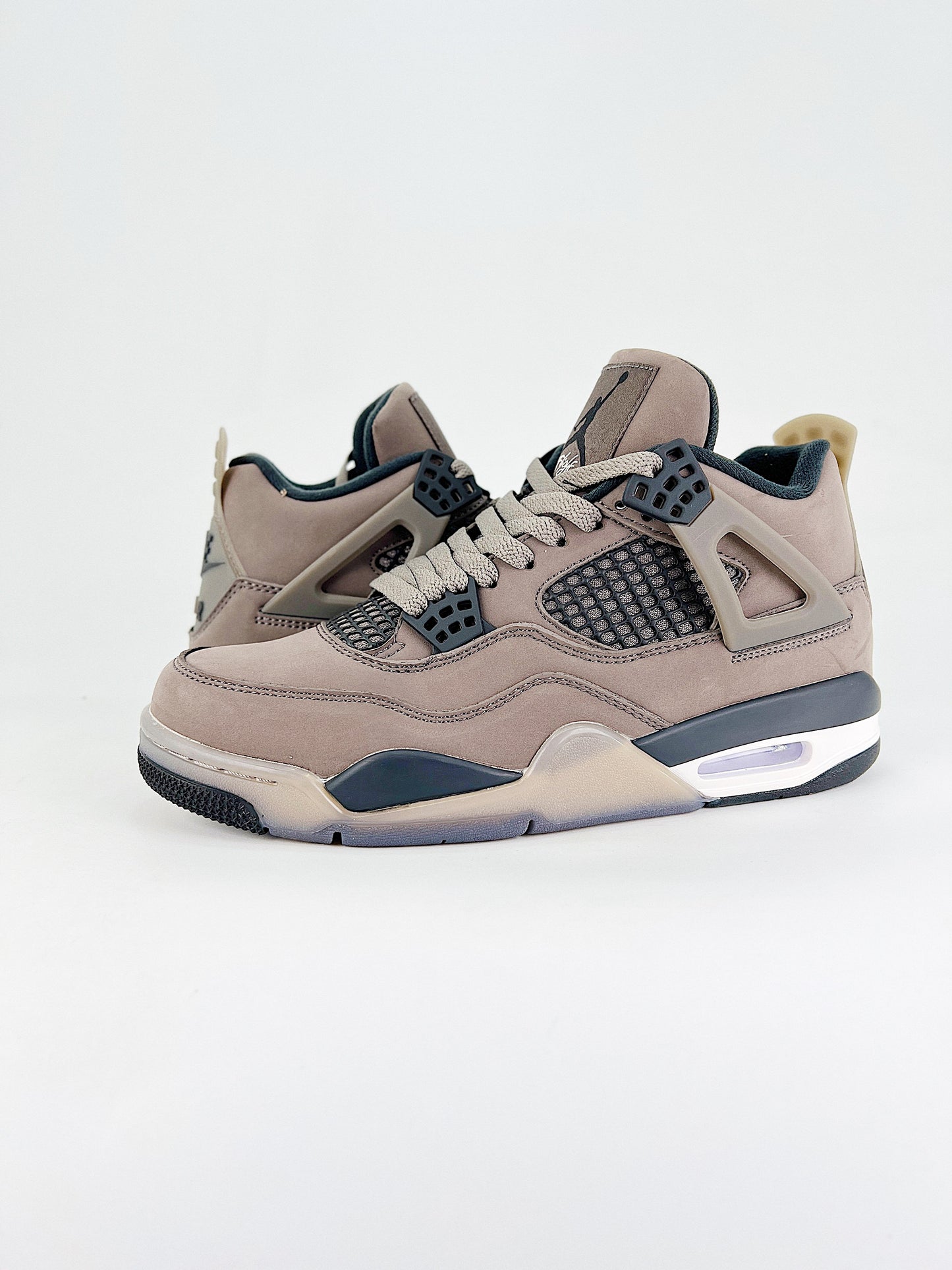 Air Jordan 4 – Taupe Haze Edition