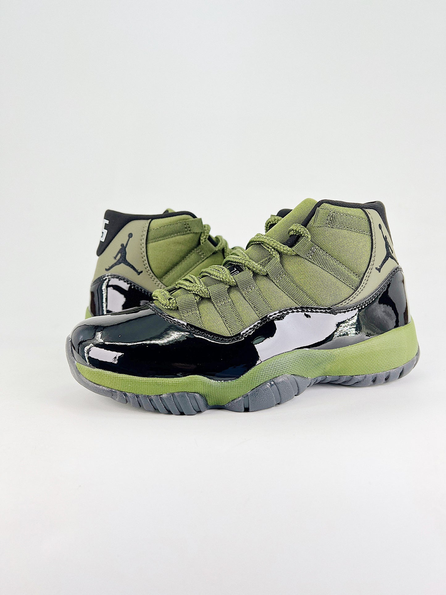 Air Jordan 11 – Olive Black Edition