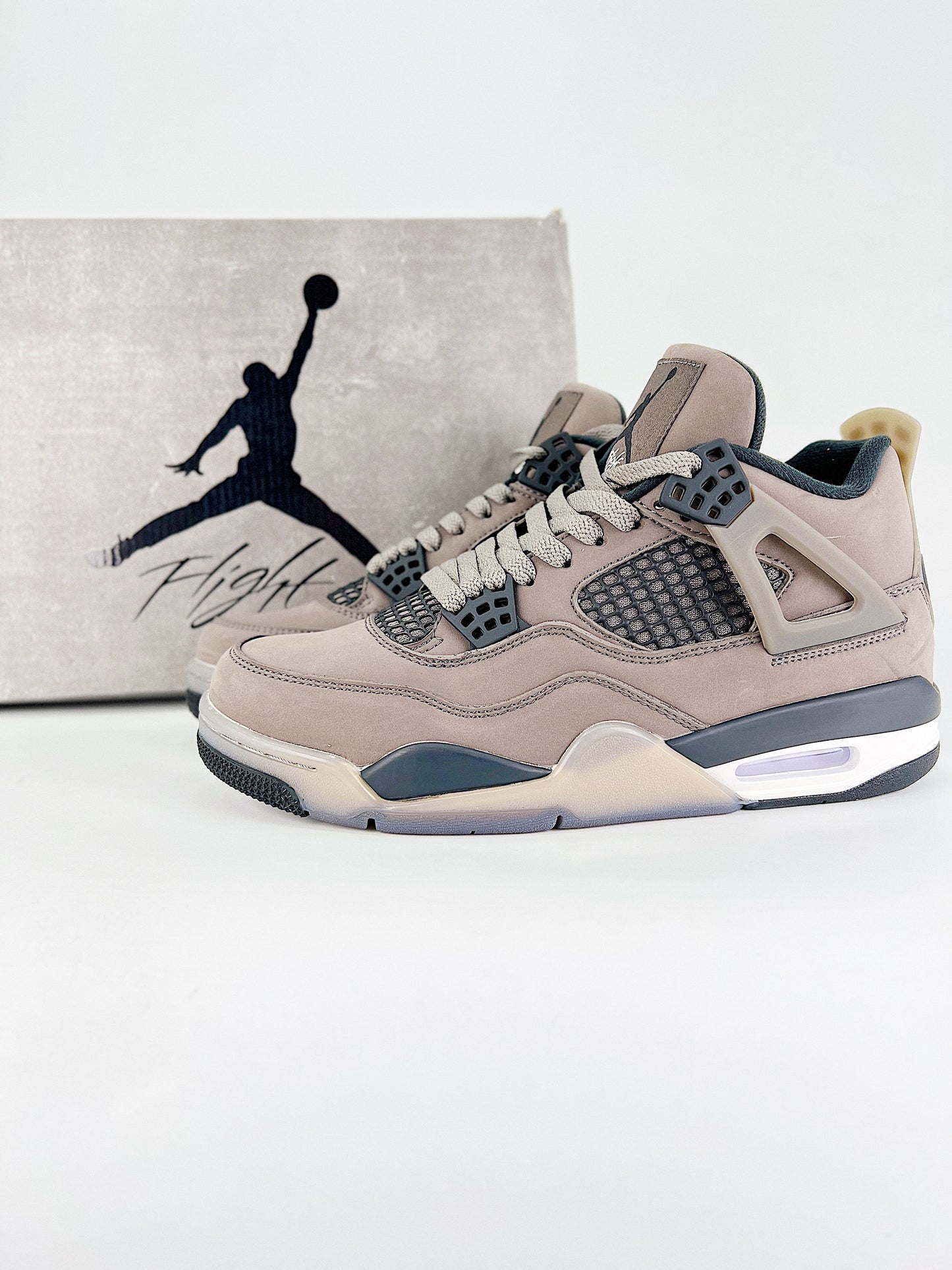 Air Jordan 4 – Taupe Haze Edition
