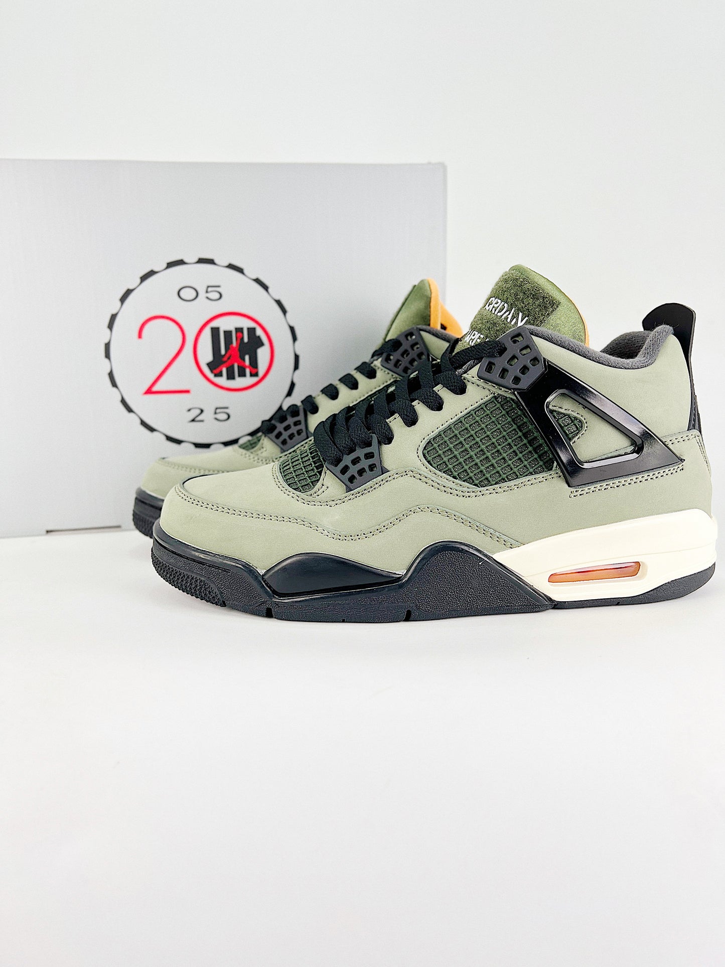 Air Jordan 4 Retro – Undefeated Olive Edition