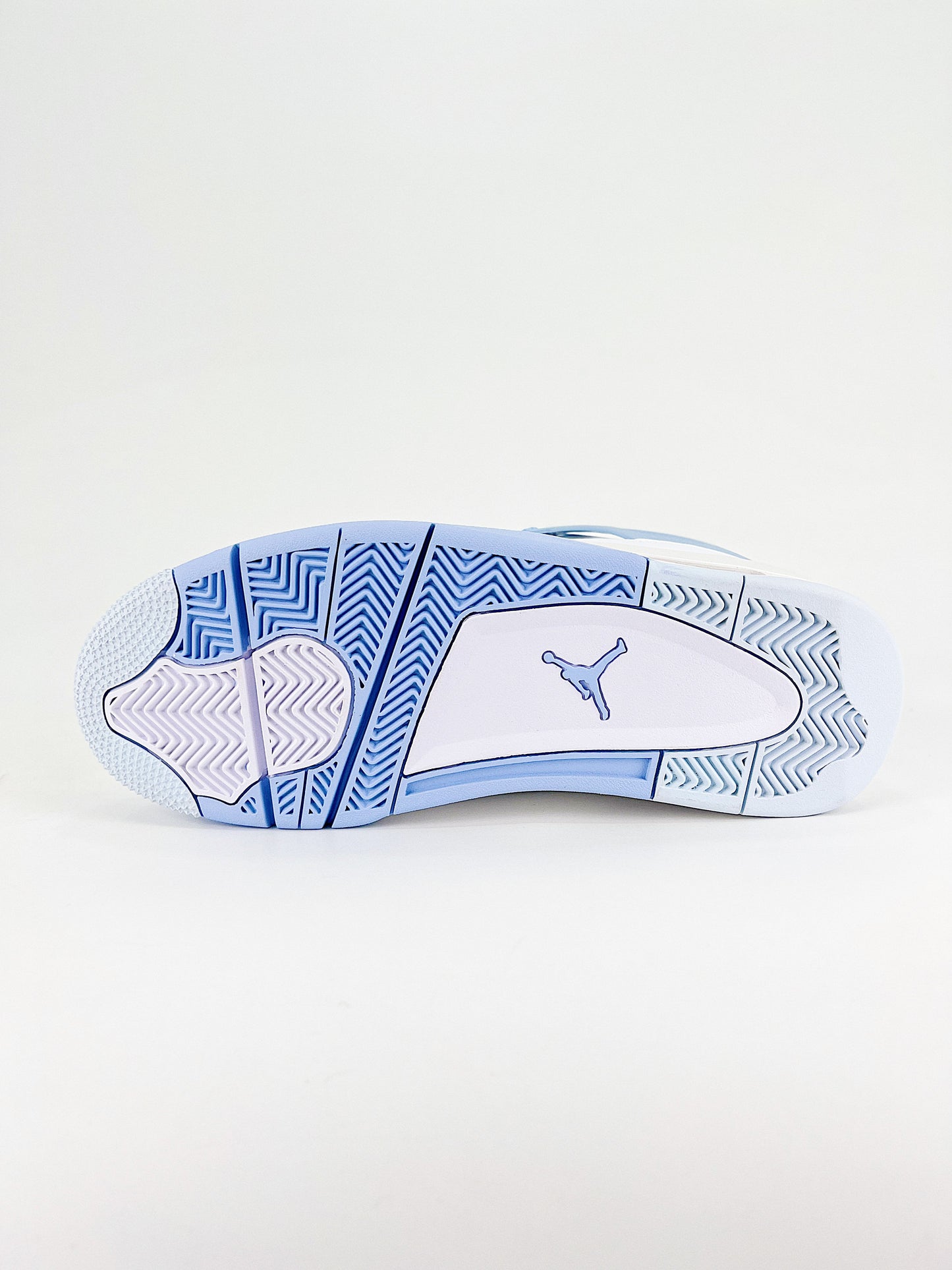 Air Jordan 4 Retro – Sky Blue Edition