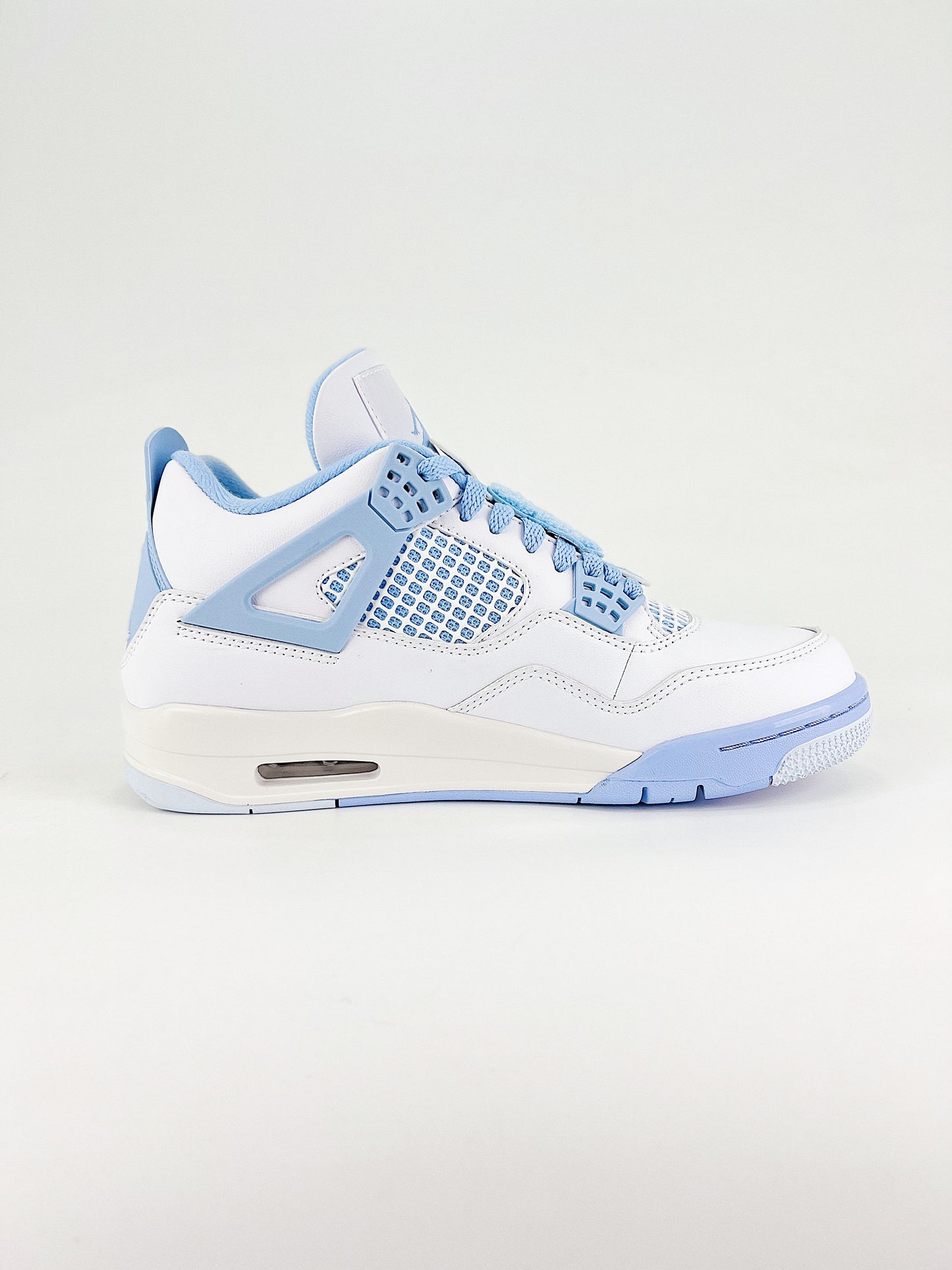 Air Jordan 4 Retro – Sky Blue Edition