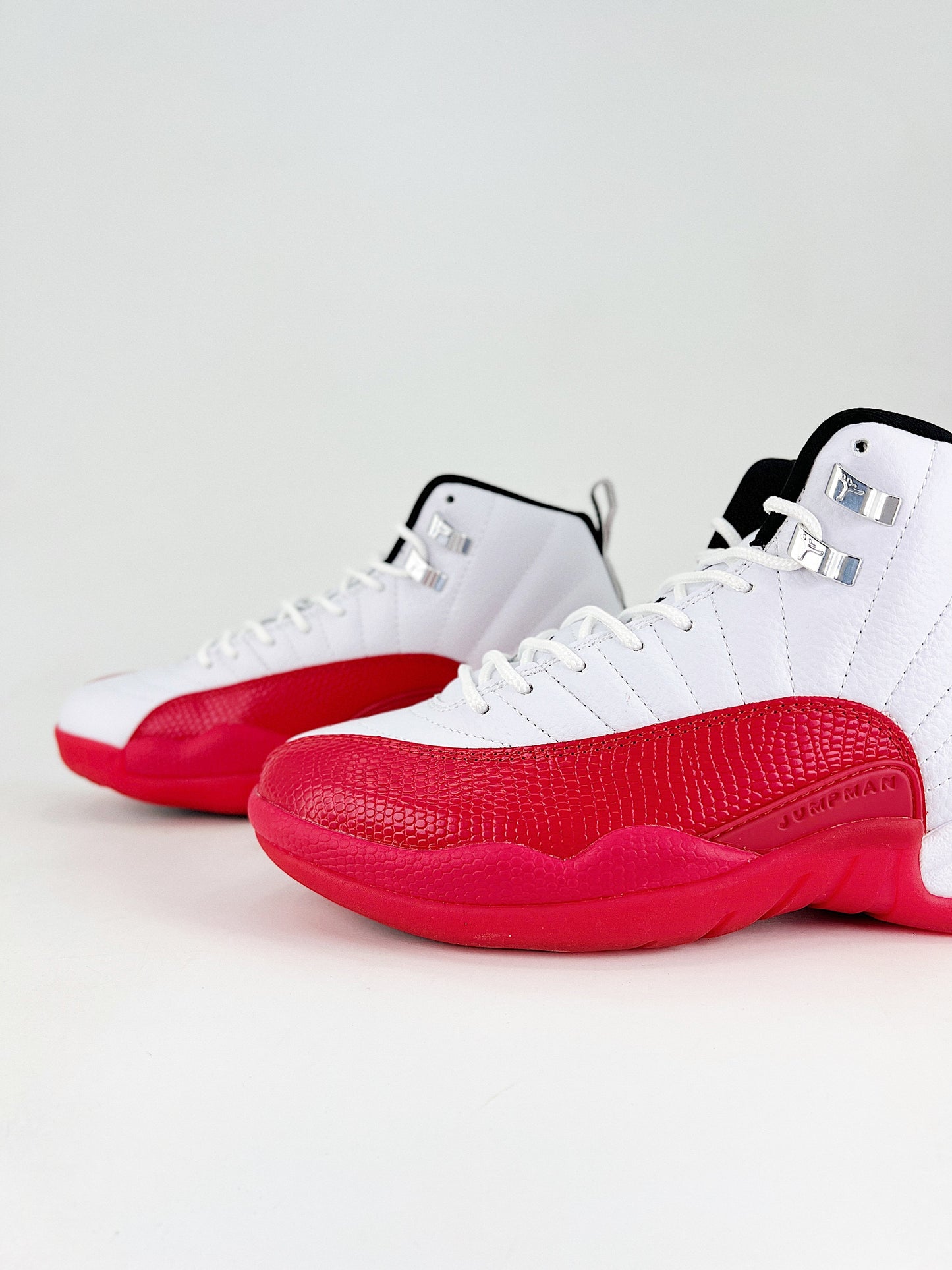 Air Jordan 12 Retro 'Vivid Pink'