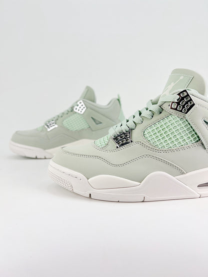 Air Jordan 4 Retro – Mint Frost Edition