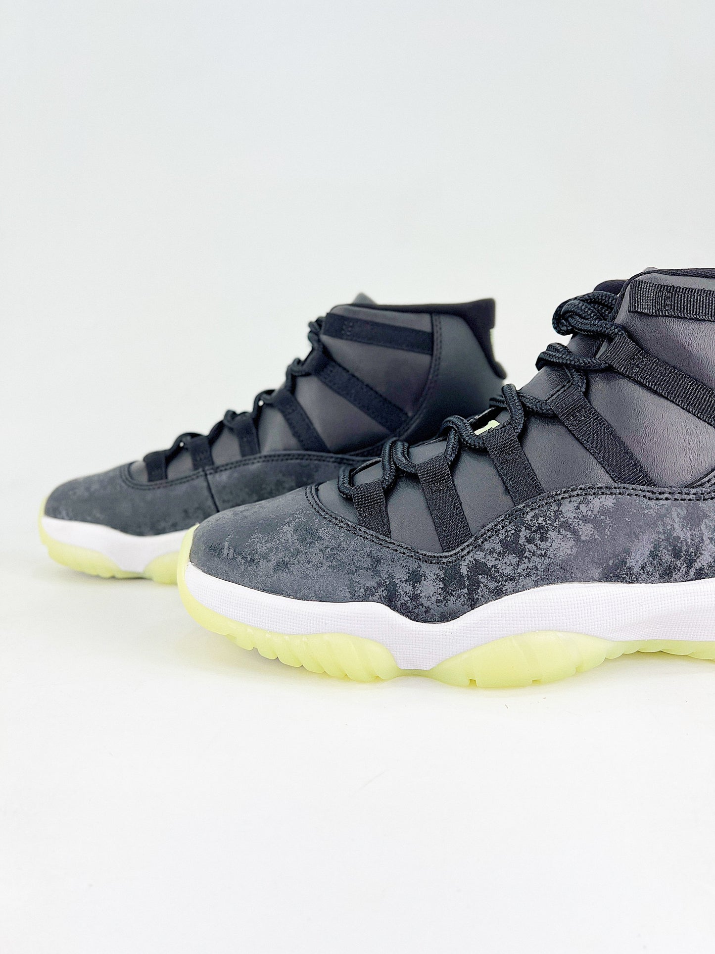 Air Jordan 11 'Black Marble'