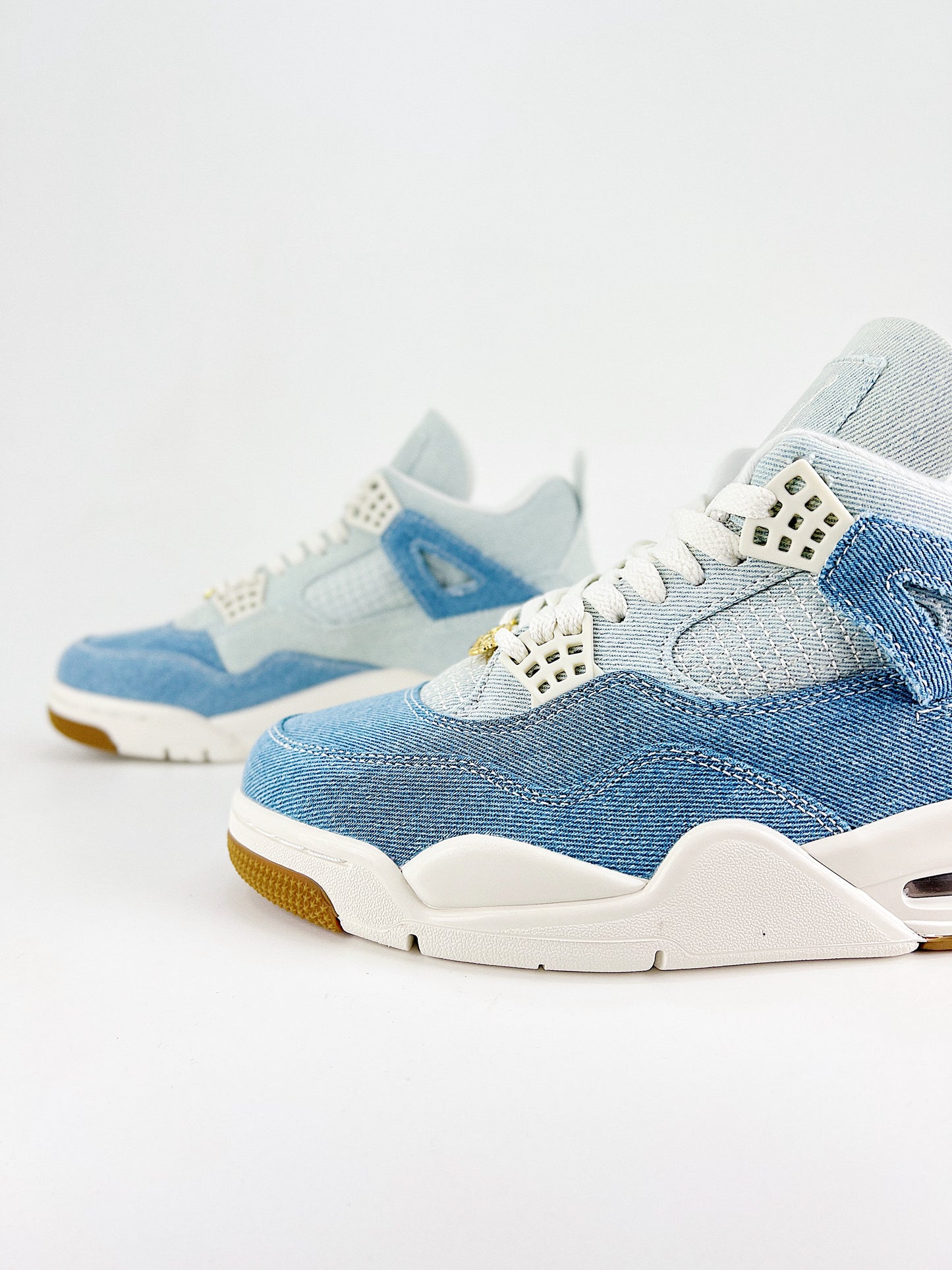Air Jordan 4 Retro – Denim Sky Blue Edition