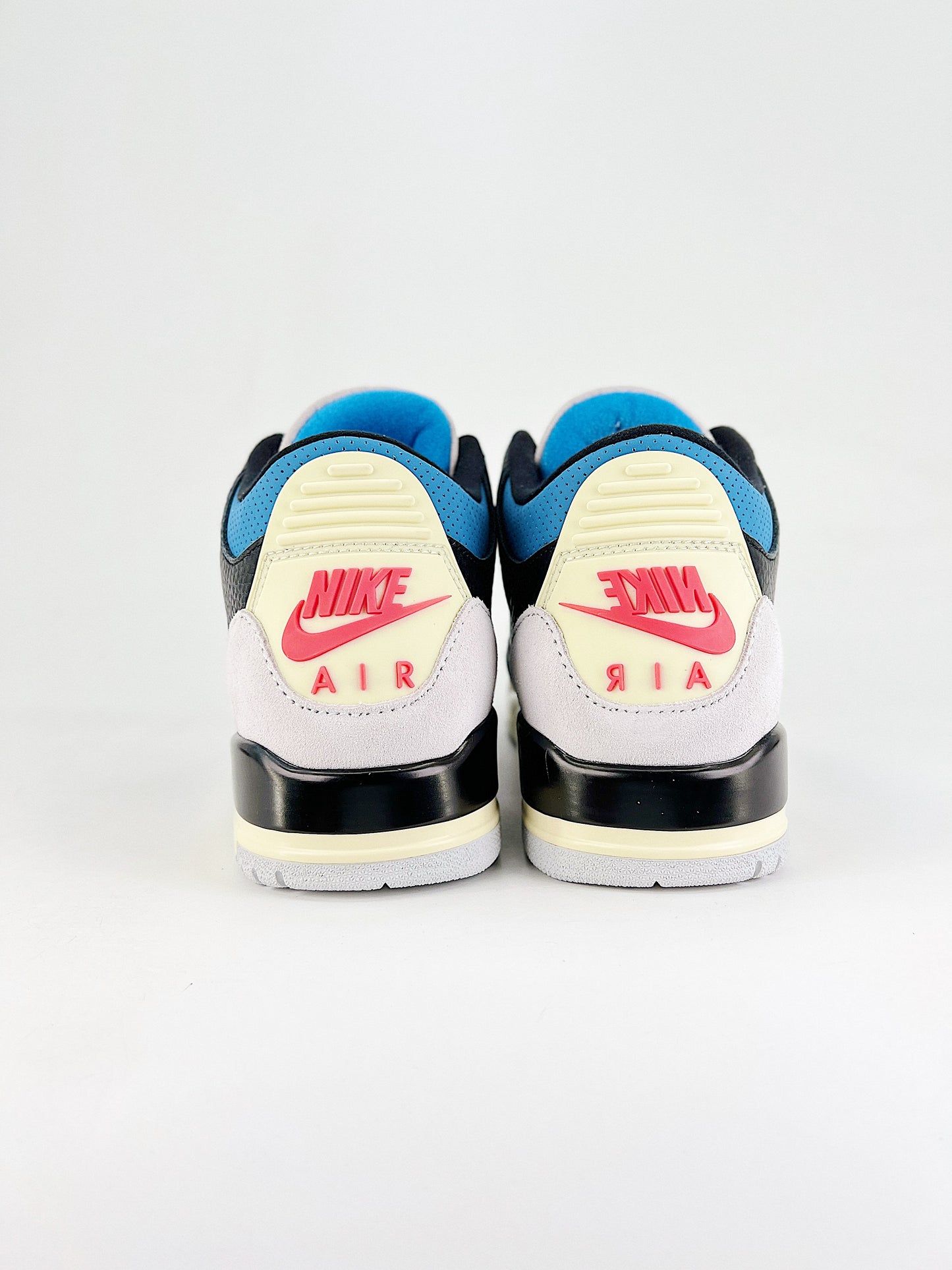 Air Jordan 3 Retro – Black Royal Vintage Edition