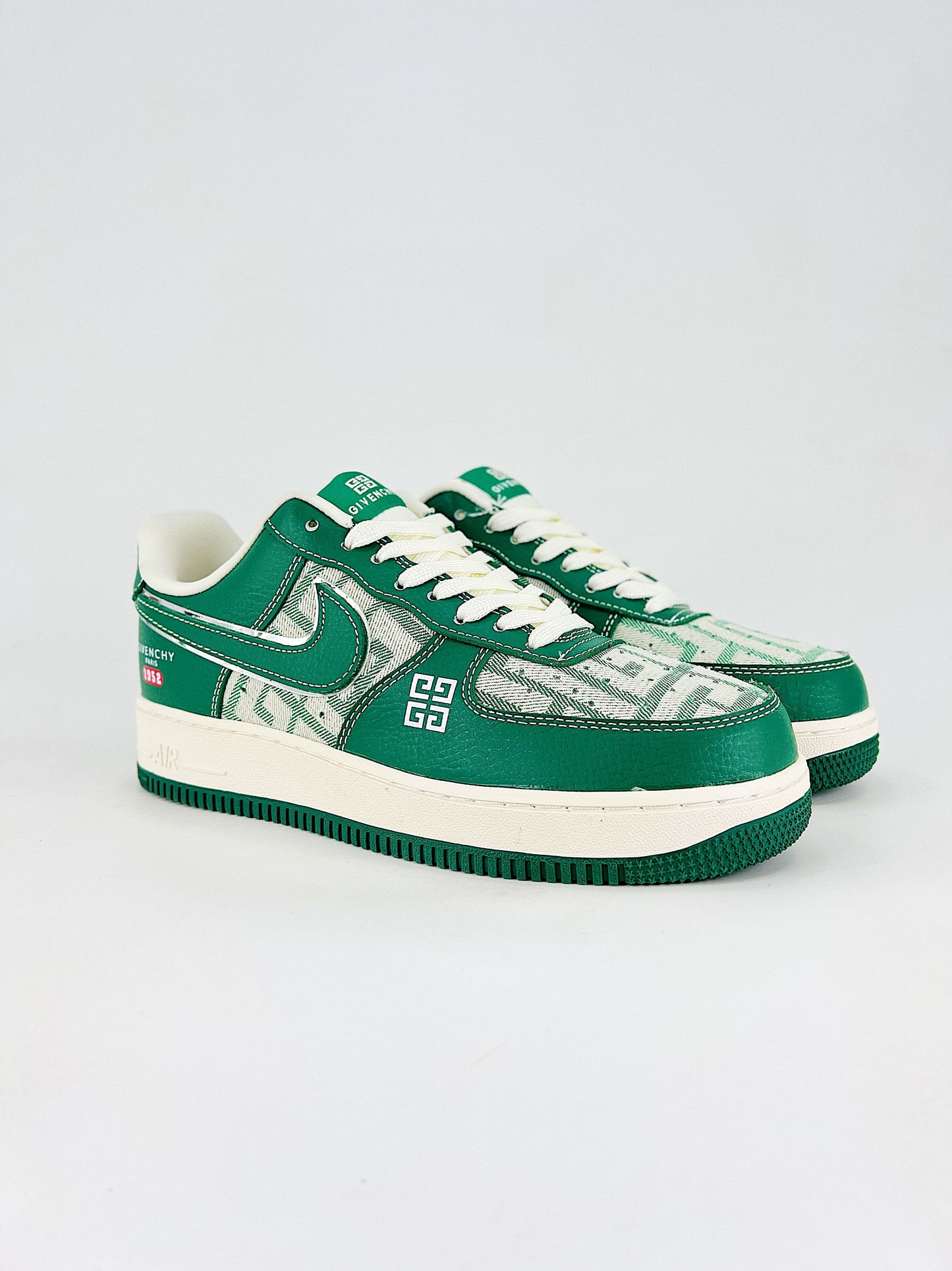 Nike Air Force 1 – Givenchy 1952 Edition