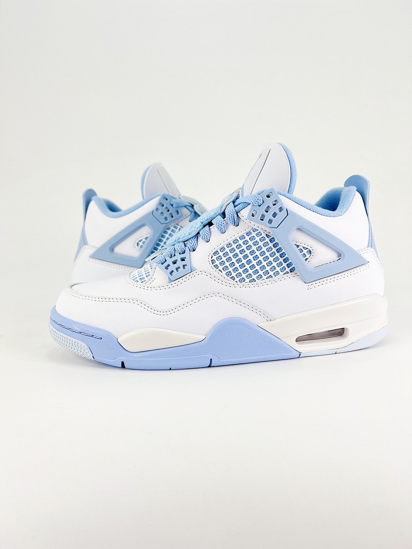 Air Jordan 4 Retro – Sky Blue Edition