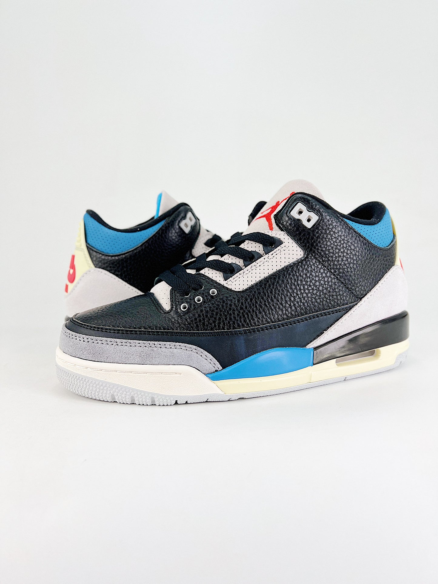 Air Jordan 3 Retro – Black Royal Vintage Edition