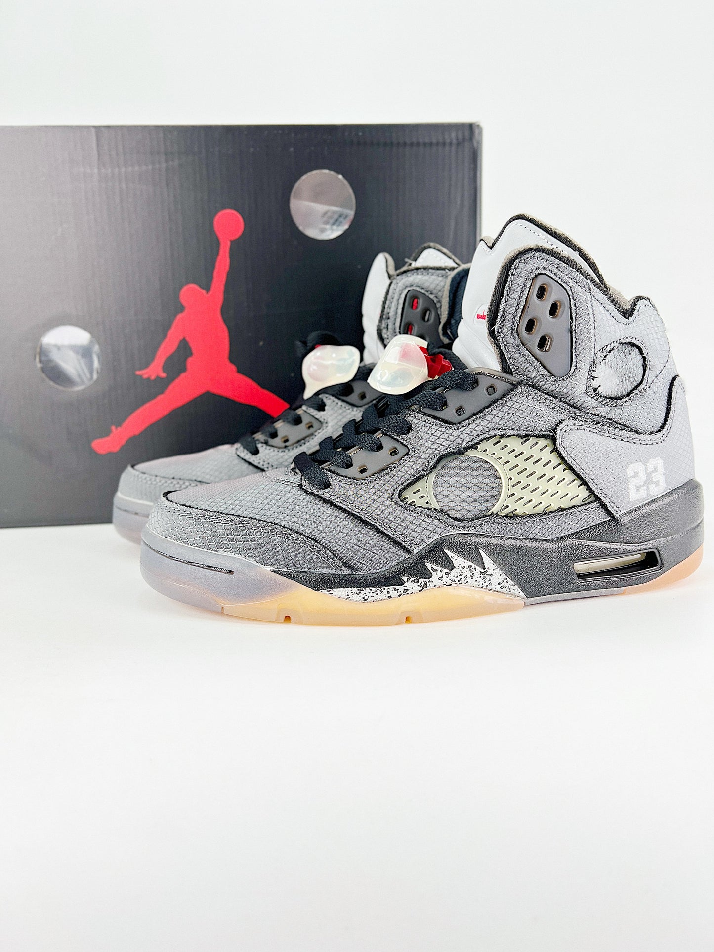 Air Jordan 5 Off-White “Black” – Edição Especial