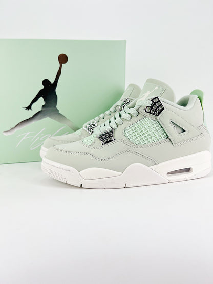Air Jordan 4 Retro – Mint Frost Edition