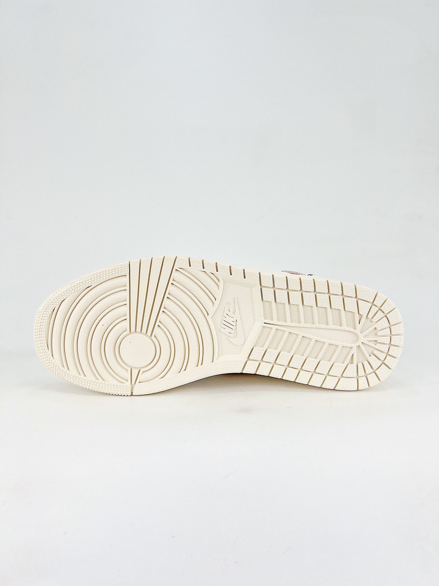 Air Jordan 1 High OG 'Phantom'