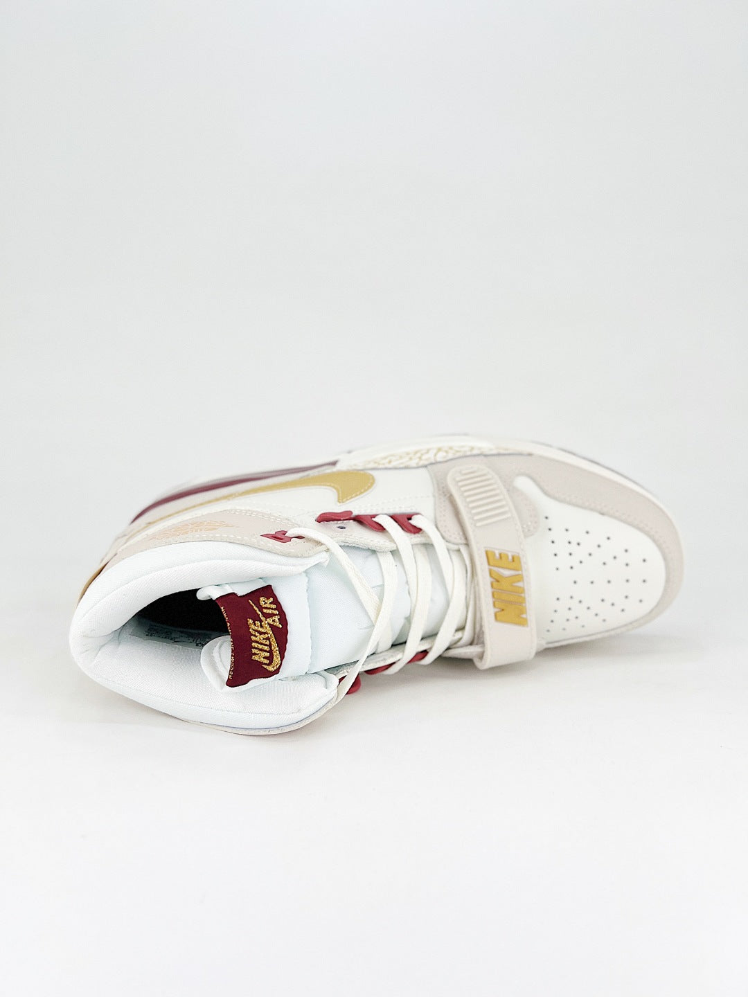 Air Jordan Legacy 312 – Edição Dourada/Vinho